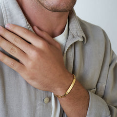 צמיד ציפוי זהב 18 קראט בשילוב יהלום עם חריטה - לגבר