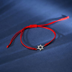 צמיד חוט אדום עם מגן דוד משובץ ביהלומים בזהב לבן 10 קראט