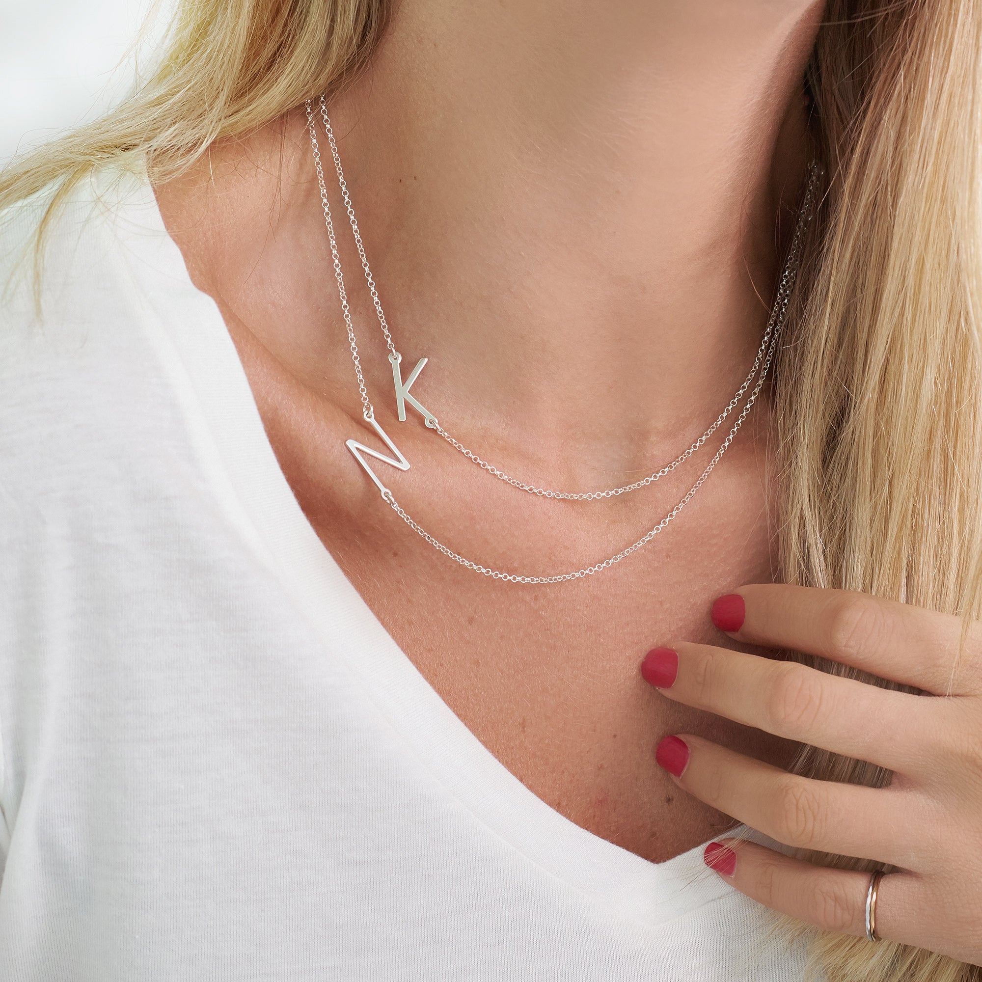 שרשרת עם אות בעיצוב אסימטרי - My Name Necklace – MyNameNecklace
